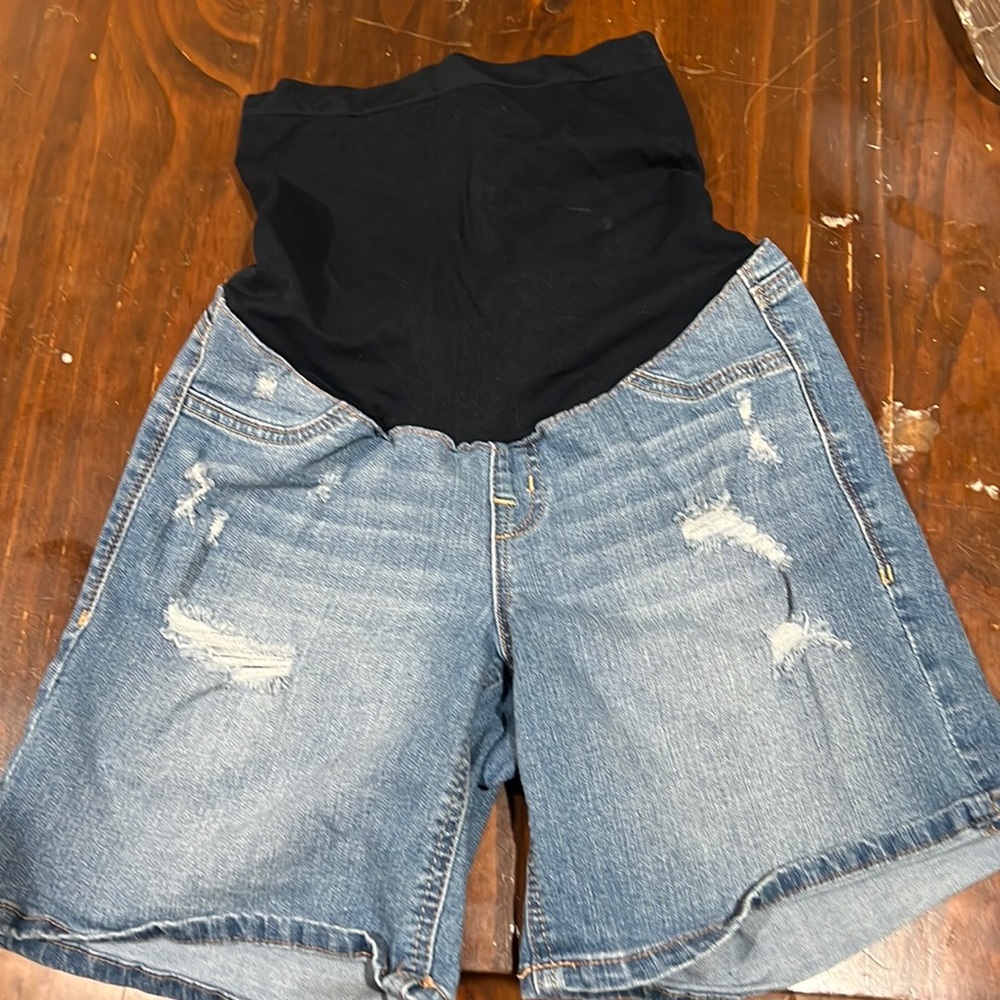 Maternity shorts